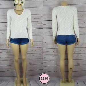 Route 66 White Small V-Neck Knit Sweater – Casual Lightweight Pullover